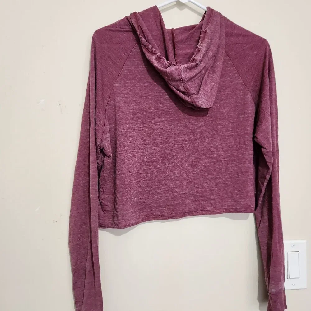 Ever Hottie Cropped Hoodie Size Medium Cranberry Color Lightweight. New